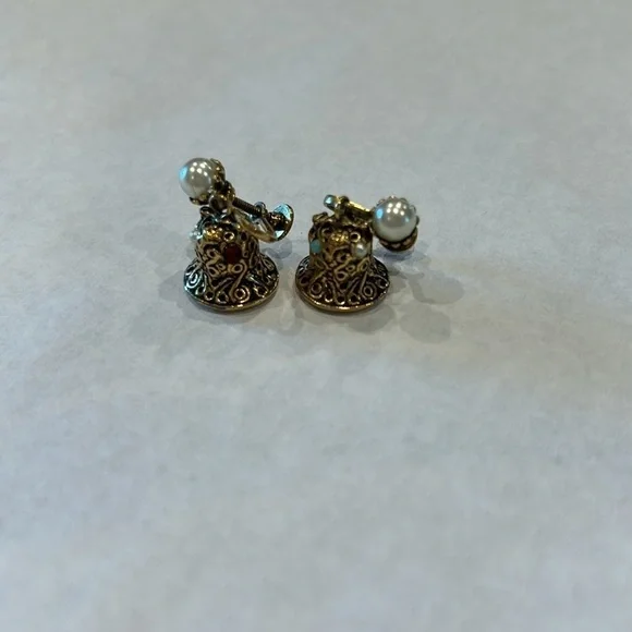 Vintage 1950s dangle bell screw on earrings and matching pin gold / jewel - Picture 5 of 12